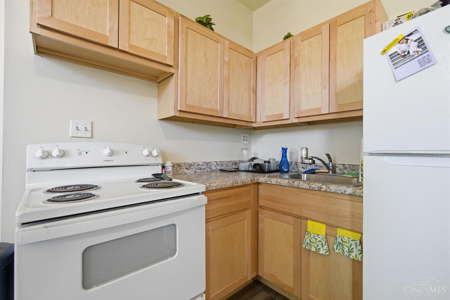215 Warner Street Property Photo 3
