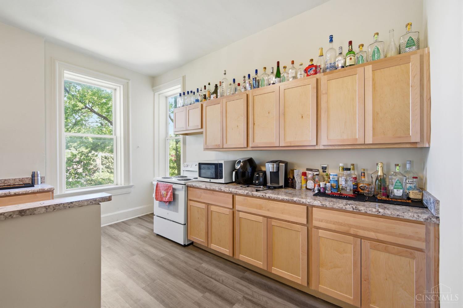 215 Warner Street Property Photo 8