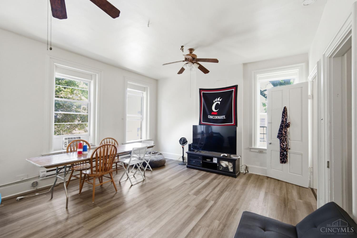215 Warner Street Property Photo 9