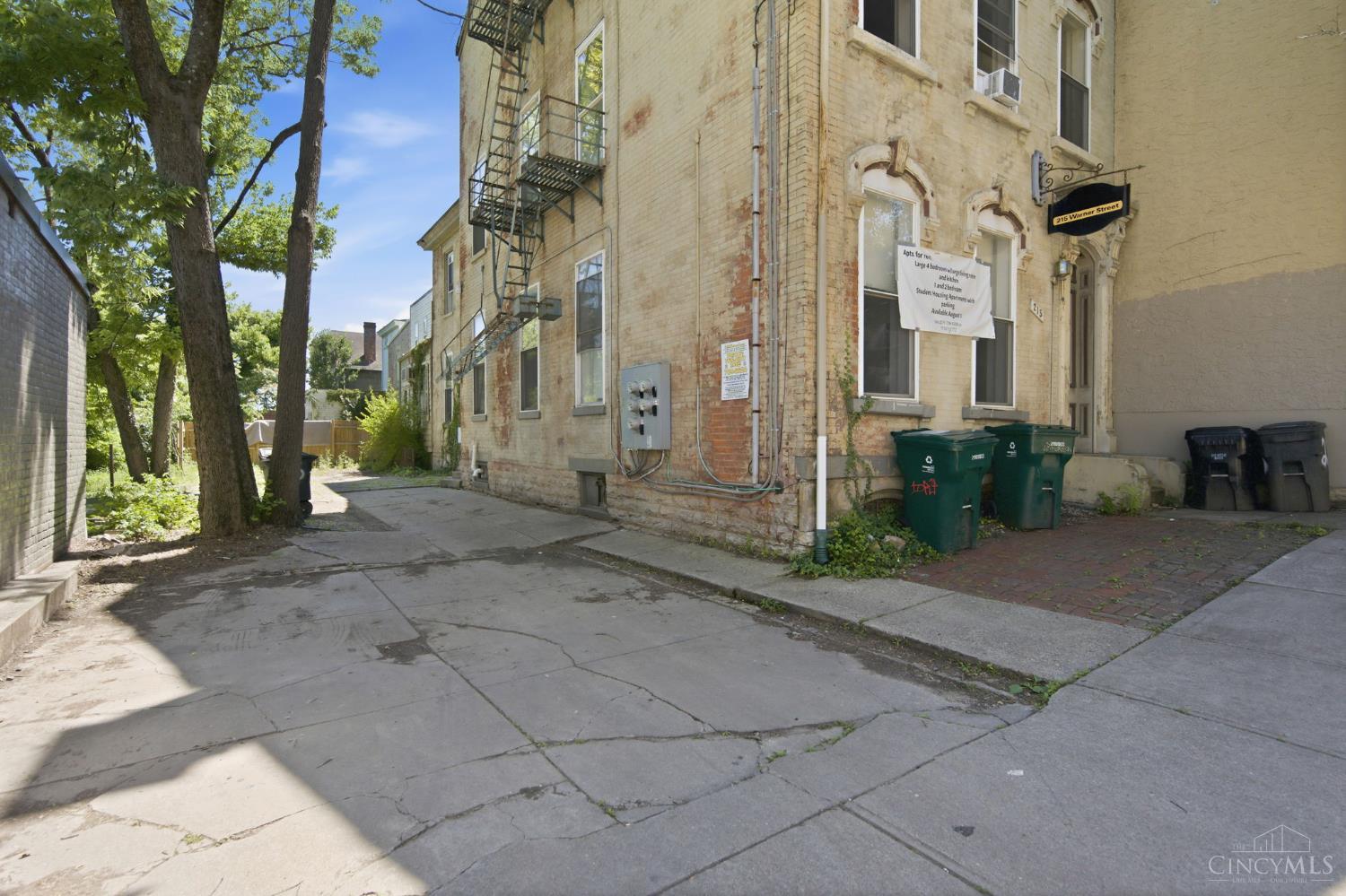 215 Warner Street Property Photo 13