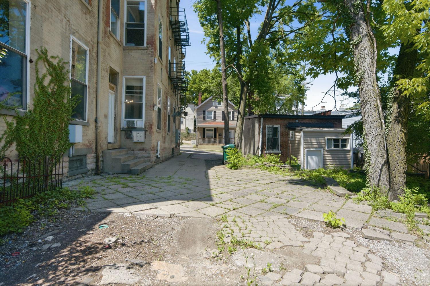 215 Warner Street Property Photo 15