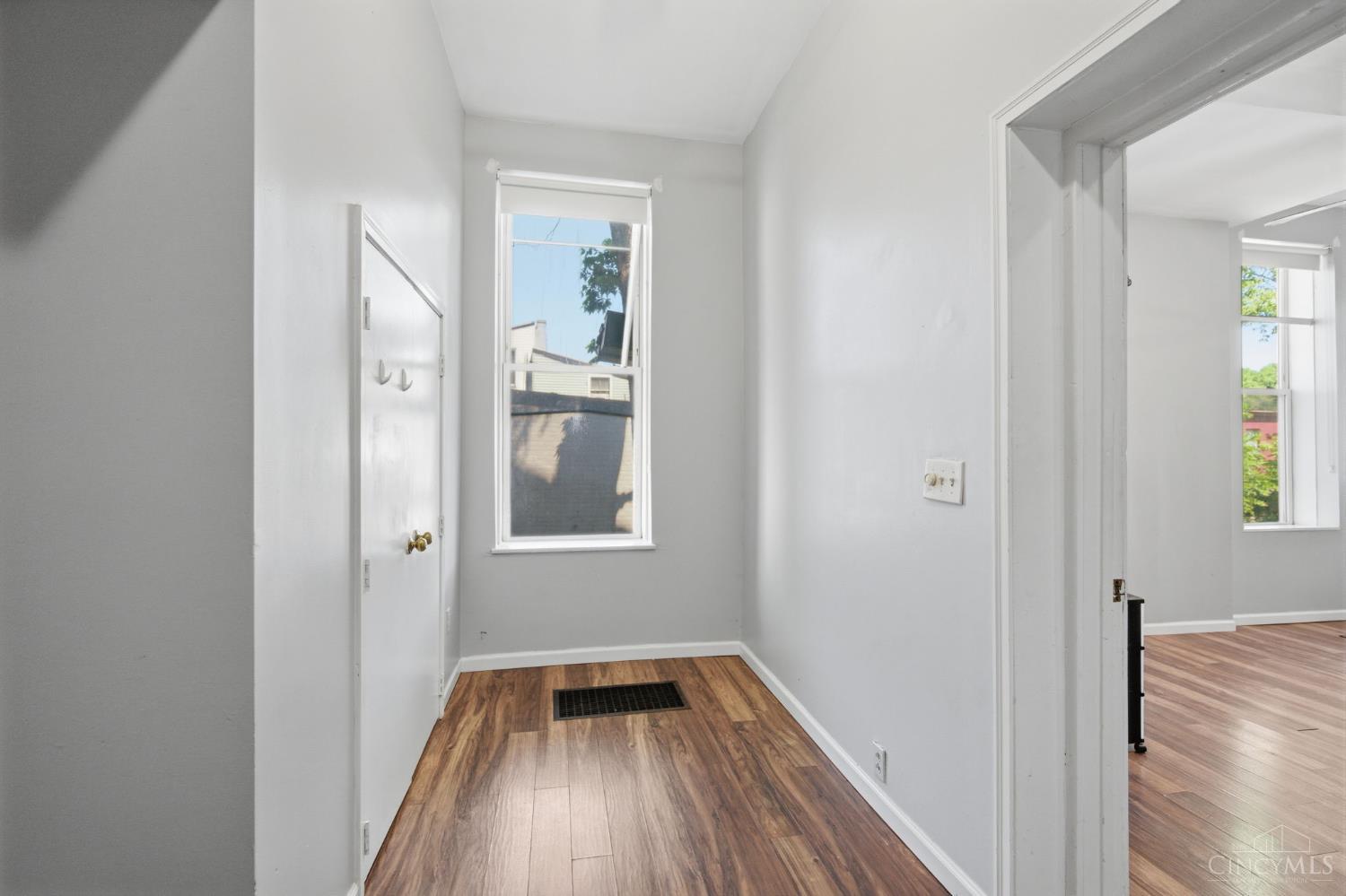 215 Warner Street Property Photo 31