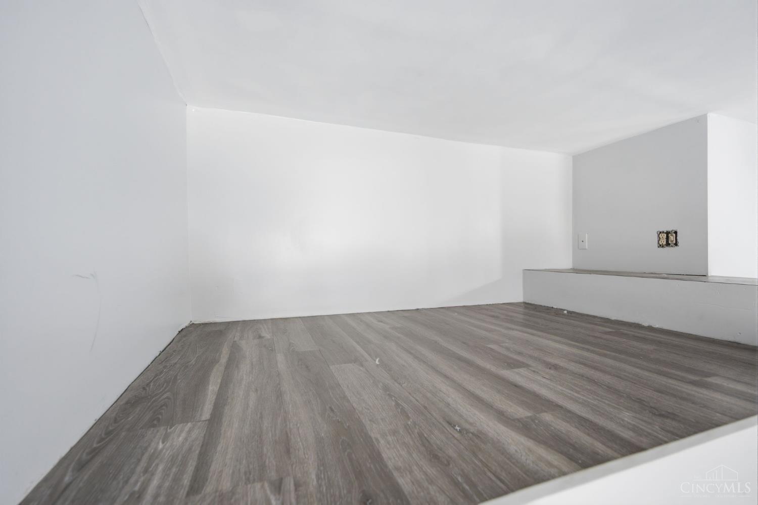 215 Warner Street Property Photo 34
