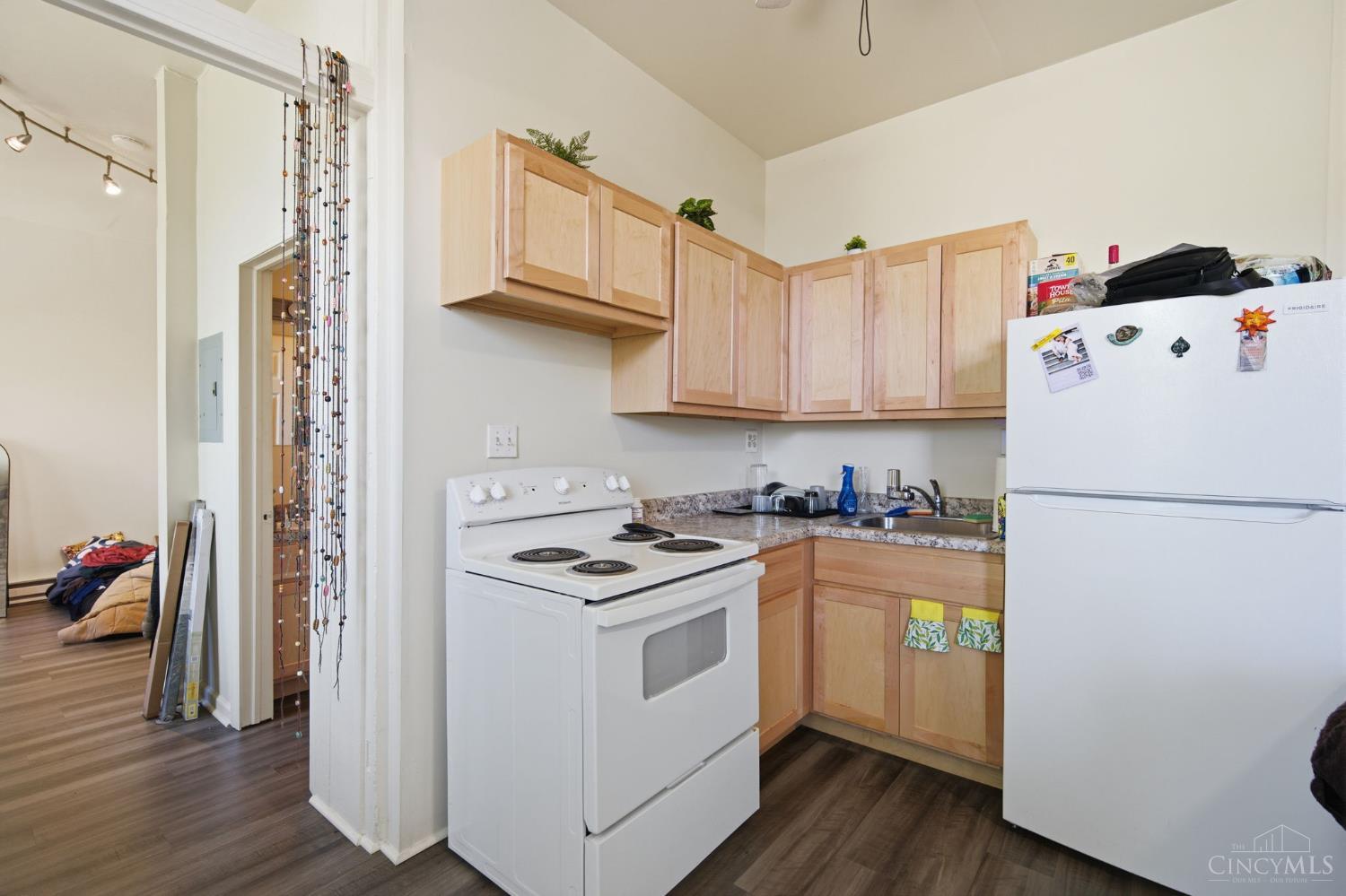 215 Warner Street Property Photo 44
