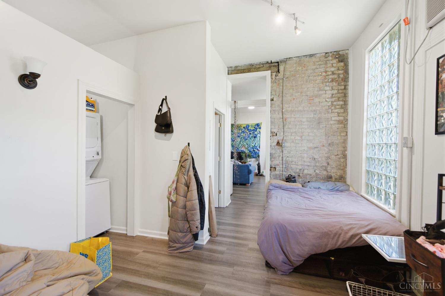 215 Warner Street Property Photo 47