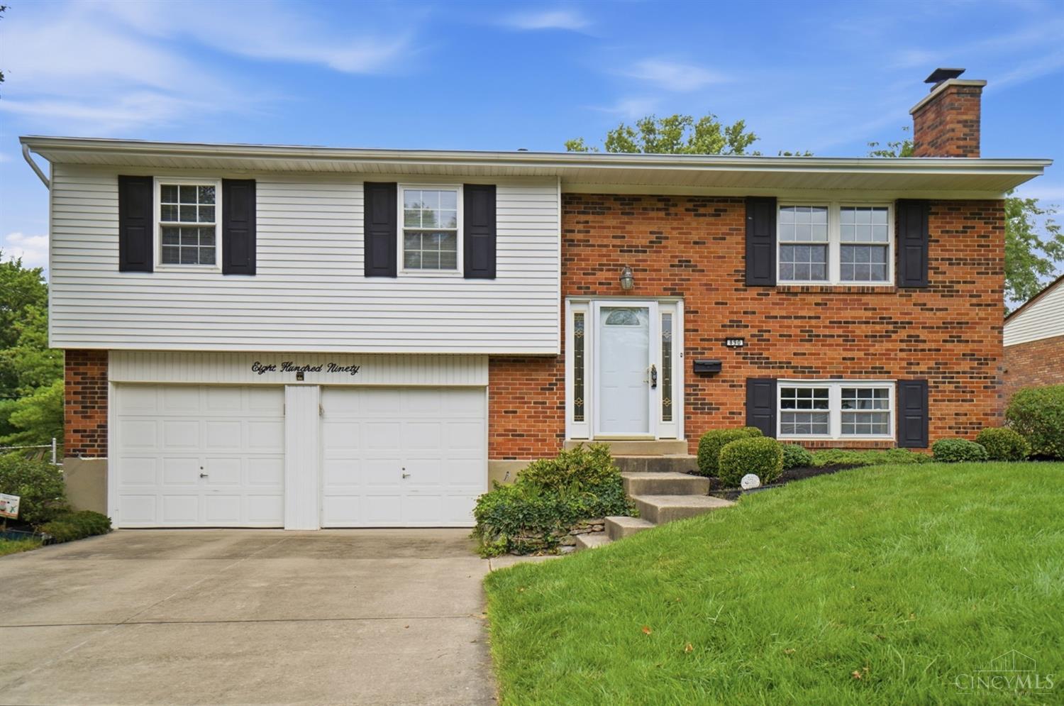 890 Summerfield Lane Property Photo 1