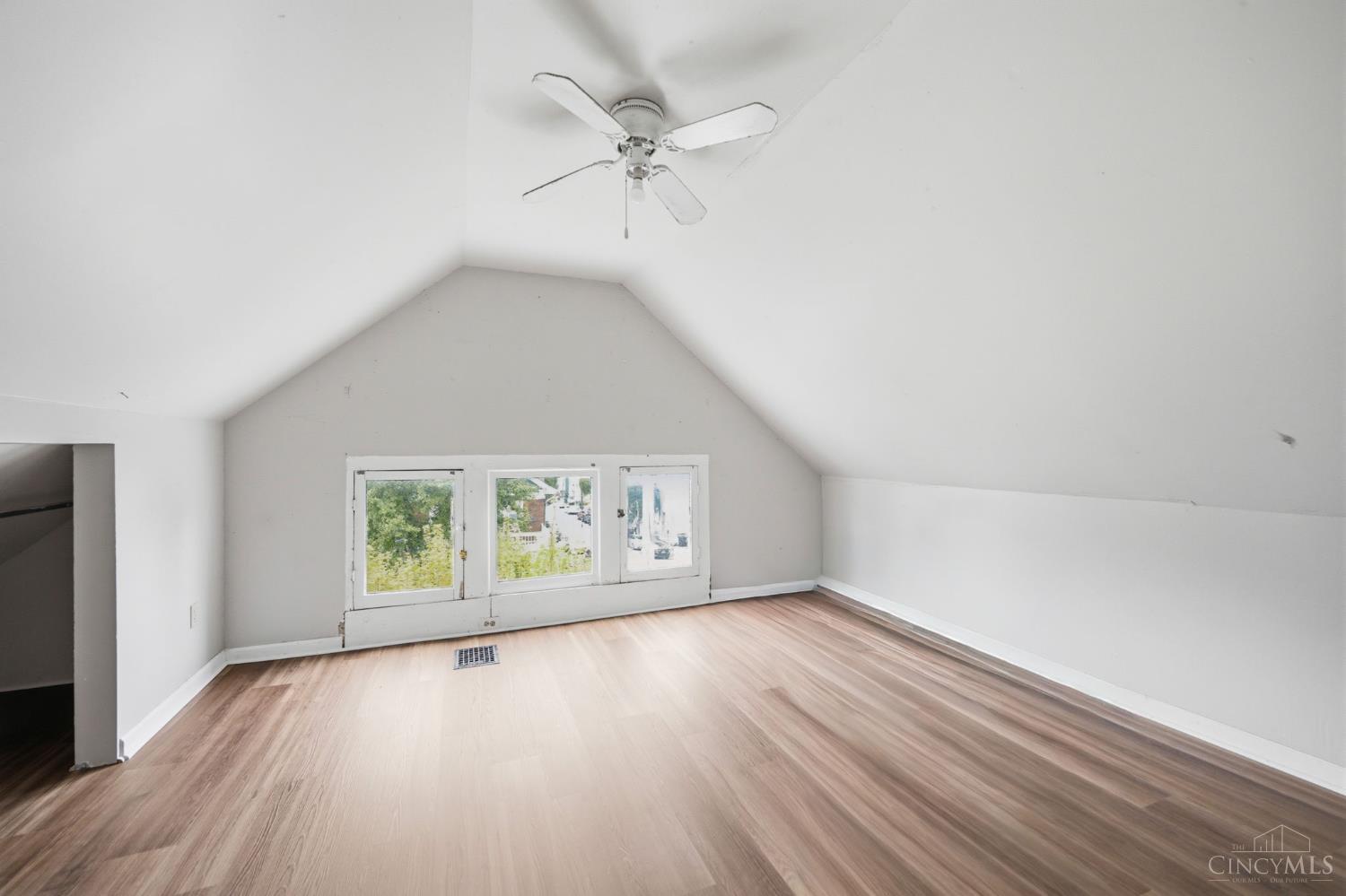 312 Warner Street Property Photo 4