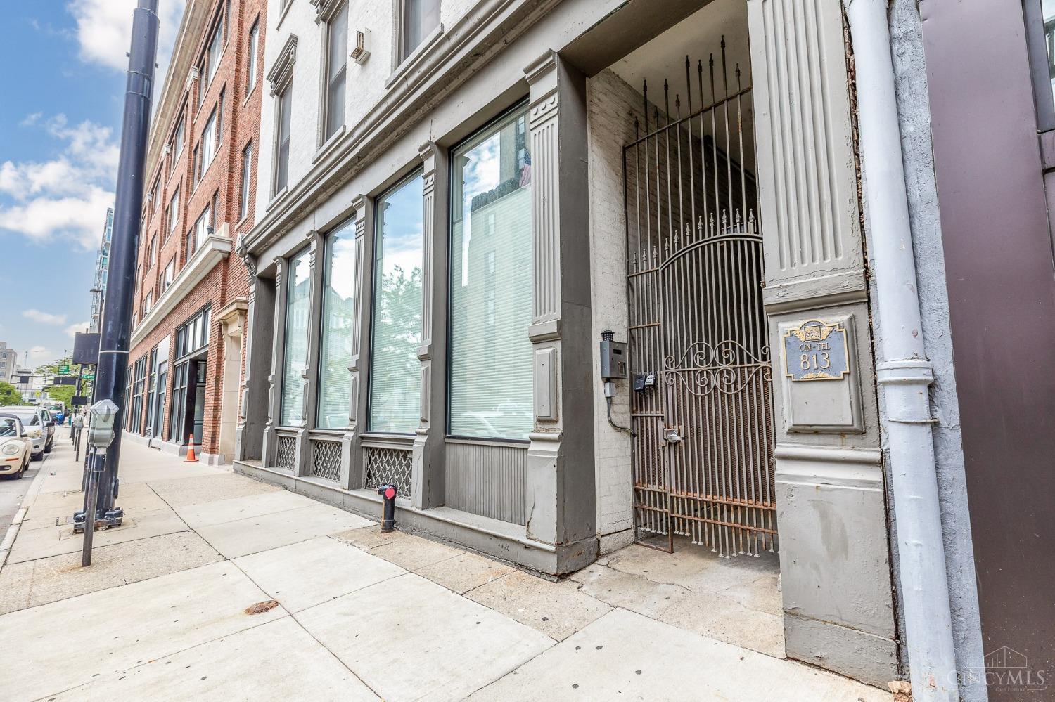 813 Broadway Street Property Photo 2