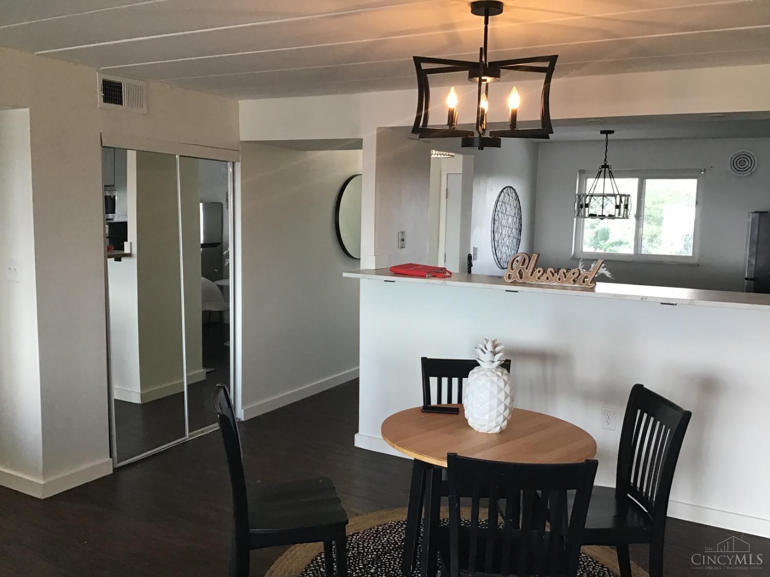 1891189 Property Photo 7