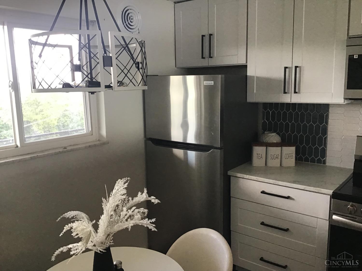 1891189 Property Photo 9