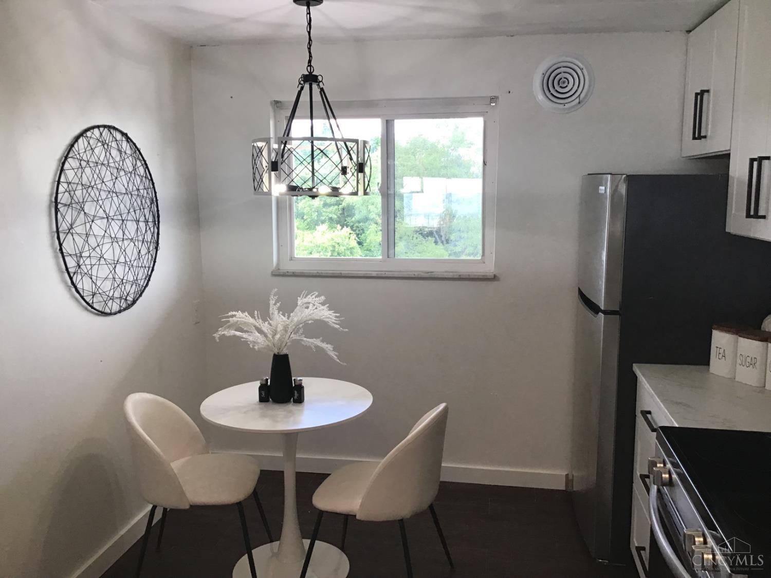1891189 Property Photo 10
