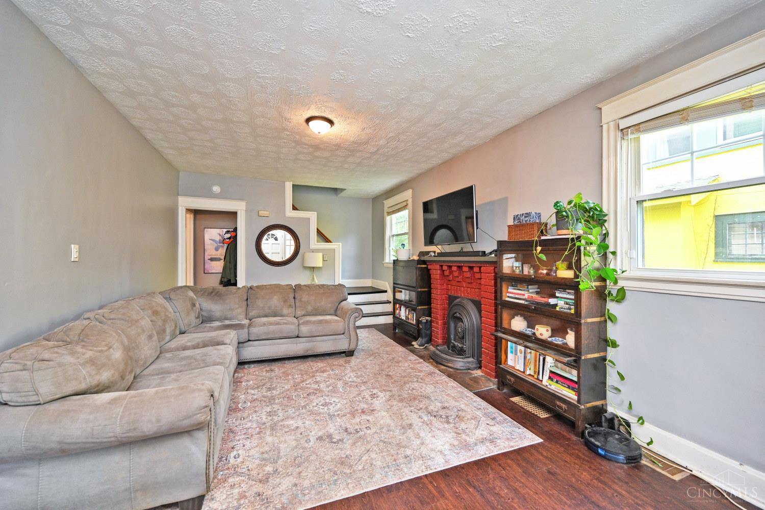 1937 Kinney Avenue Property Photo 9