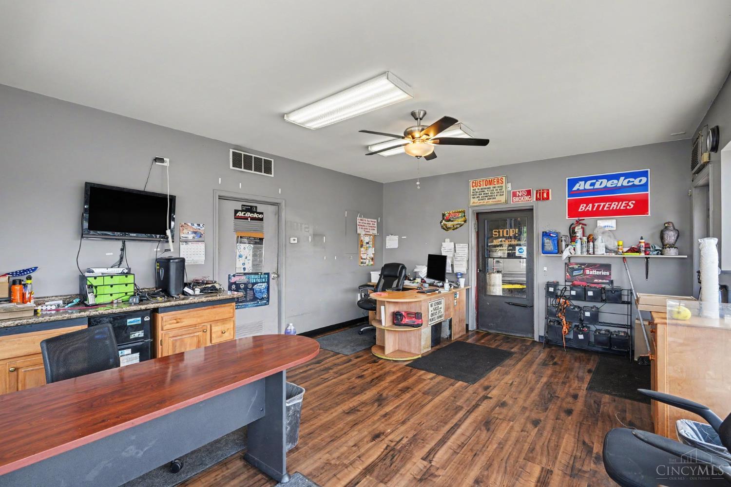 3528 Harrison Avenue Property Photo 6