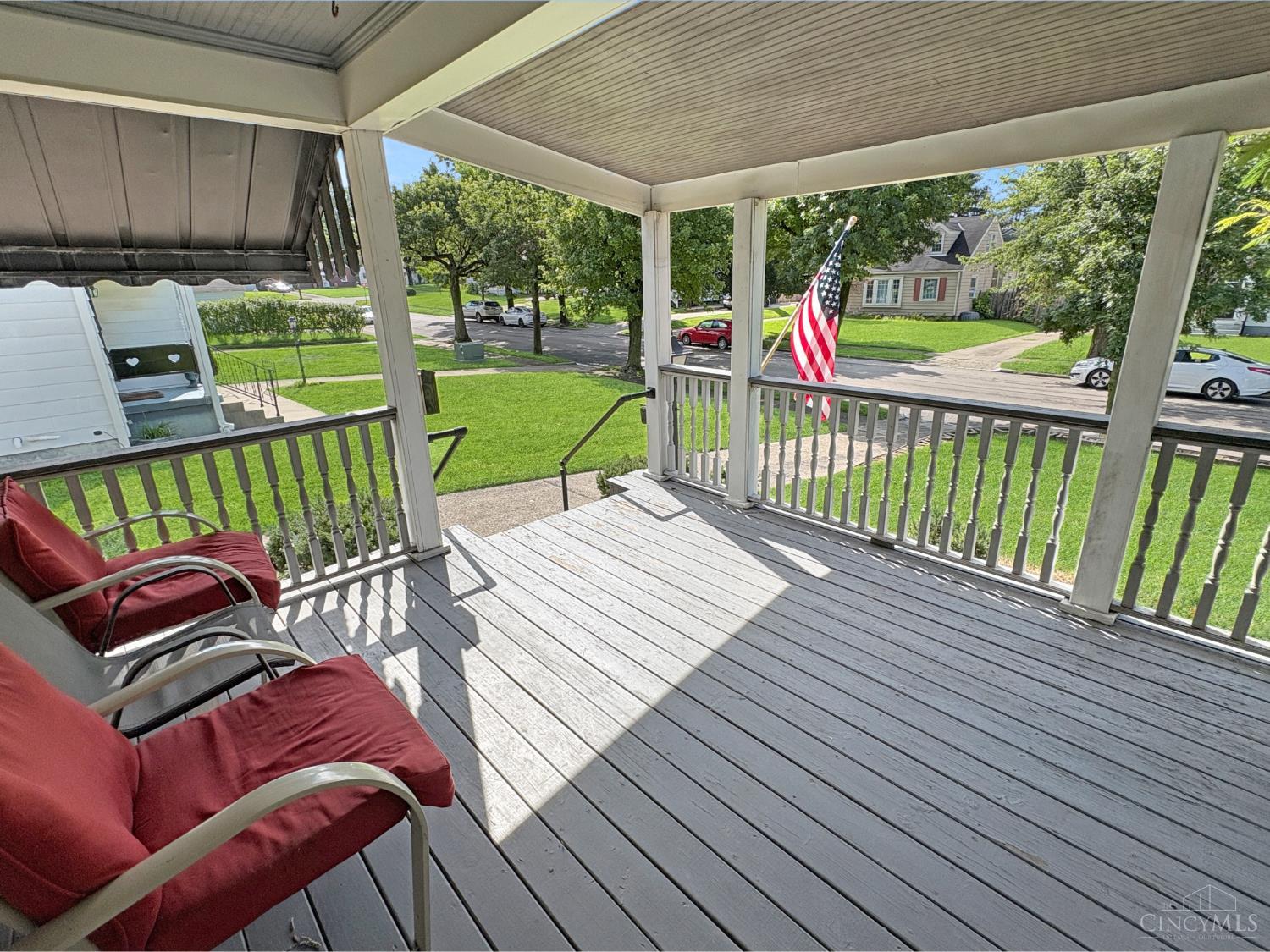 2411 Queen Avenue Property Photo 2