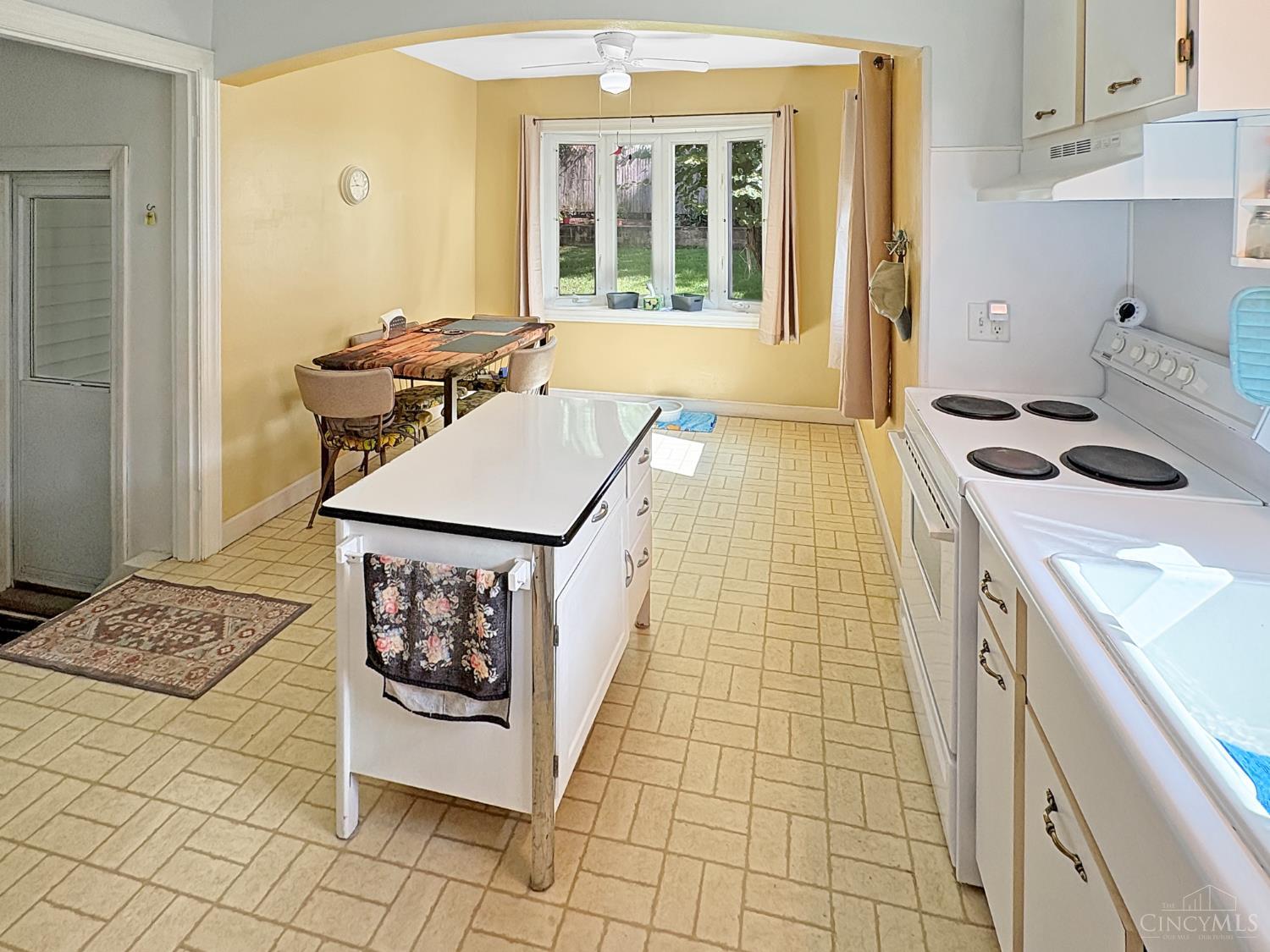 2411 Queen Avenue Property Photo 7