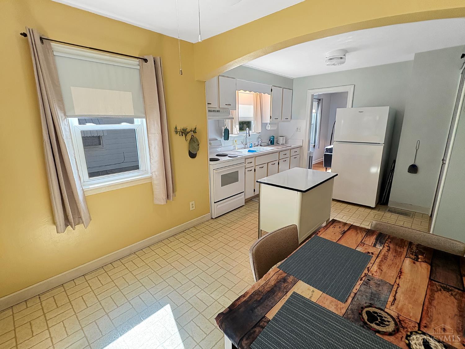 2411 Queen Avenue Property Photo 8