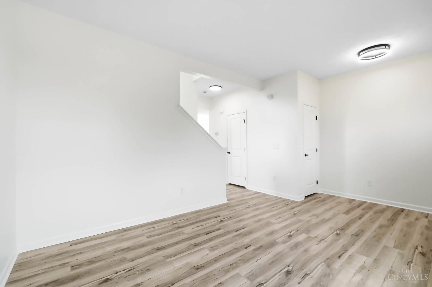 32 Waterford Boulevard Property Photo 8