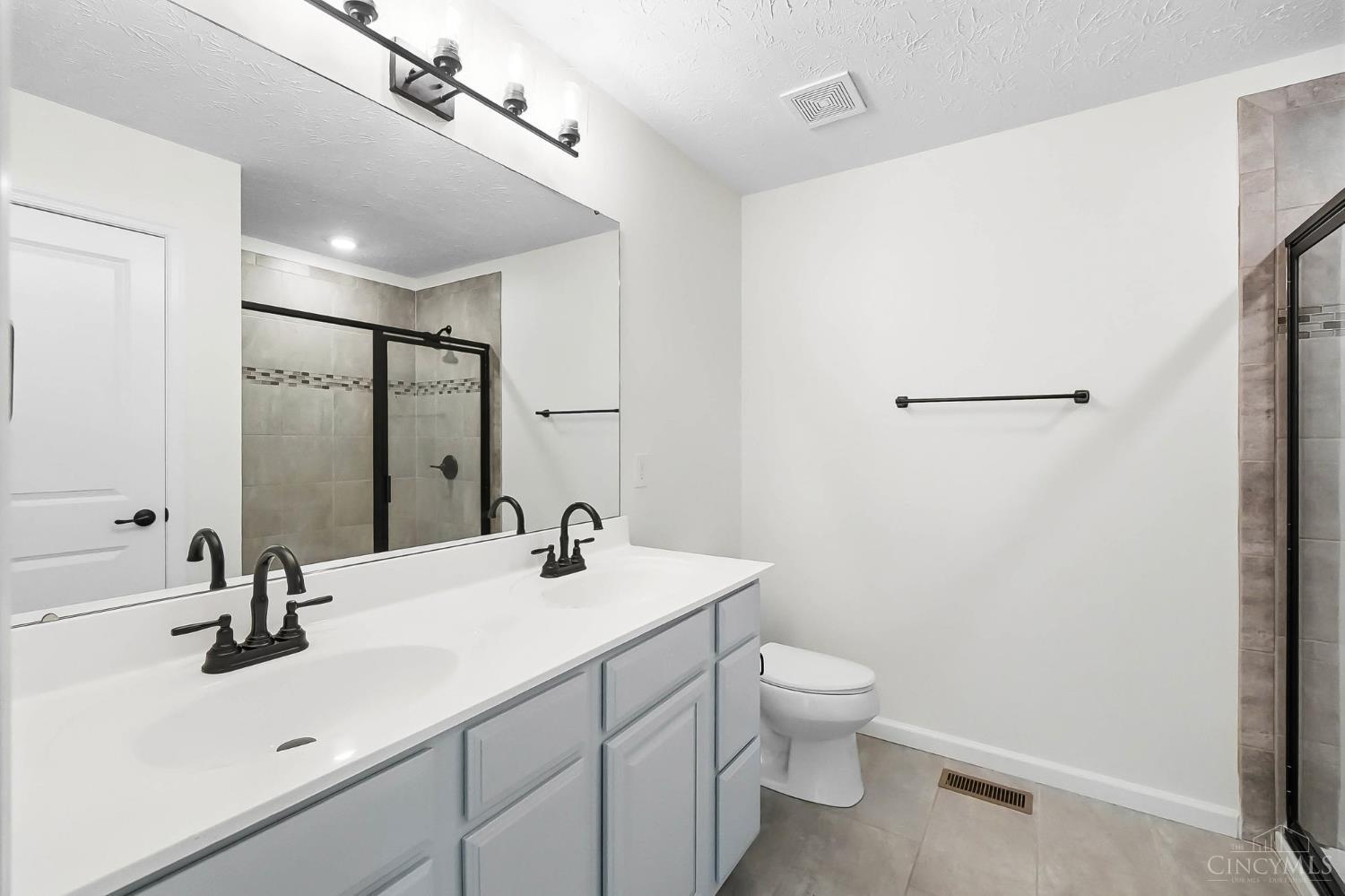 32 Waterford Boulevard Property Photo 26