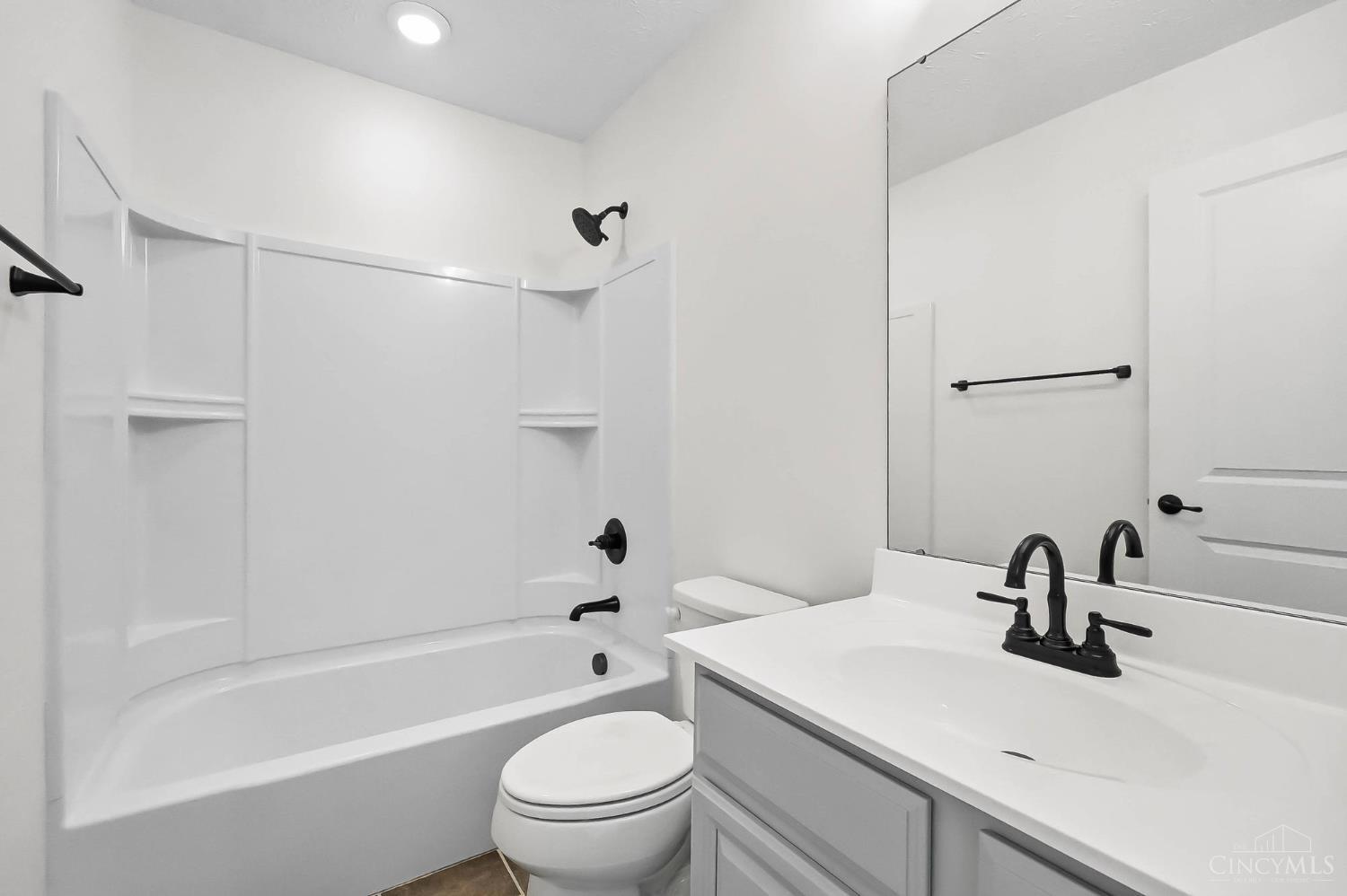 32 Waterford Boulevard Property Photo 36