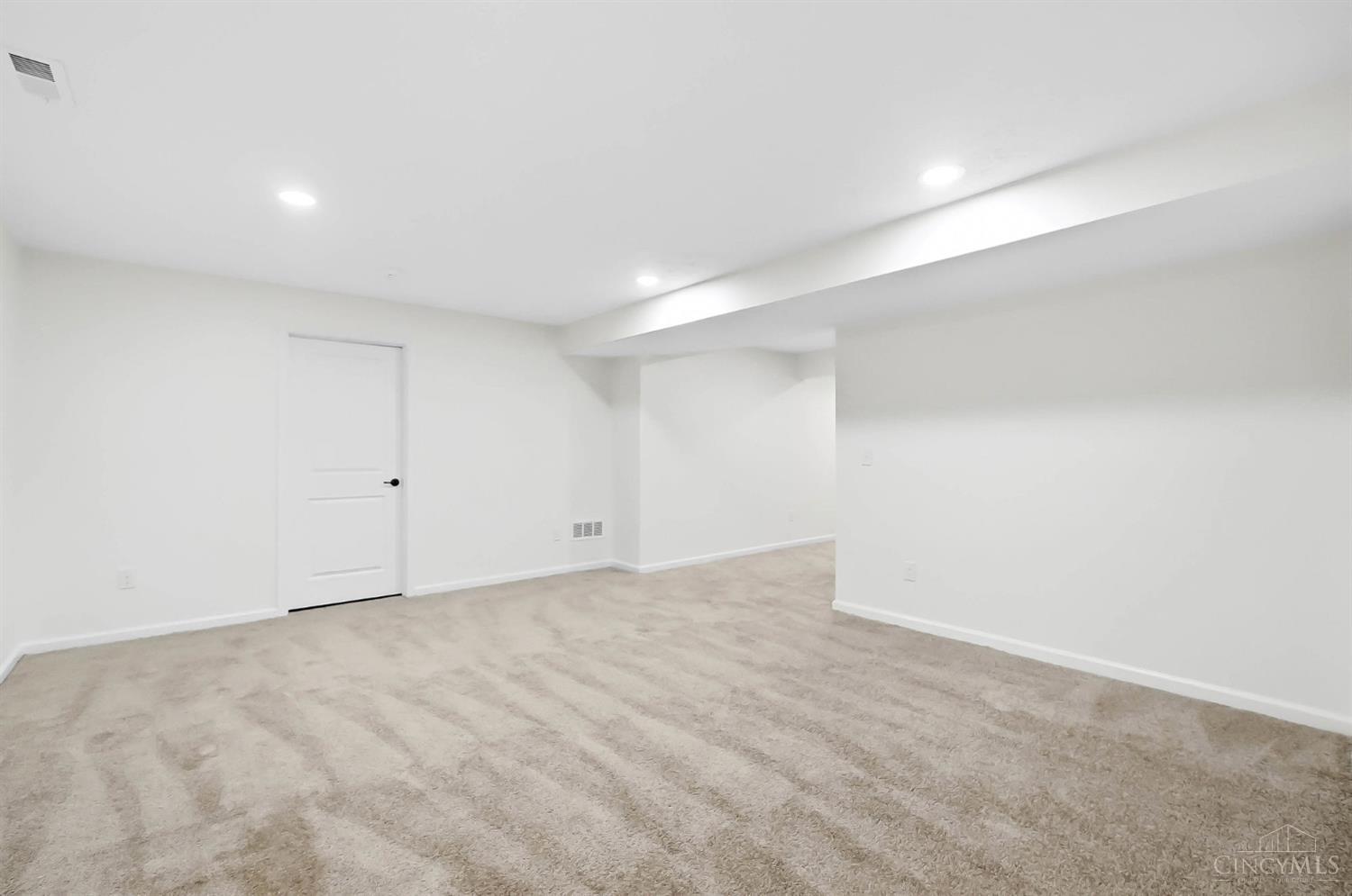 32 Waterford Boulevard Property Photo 43