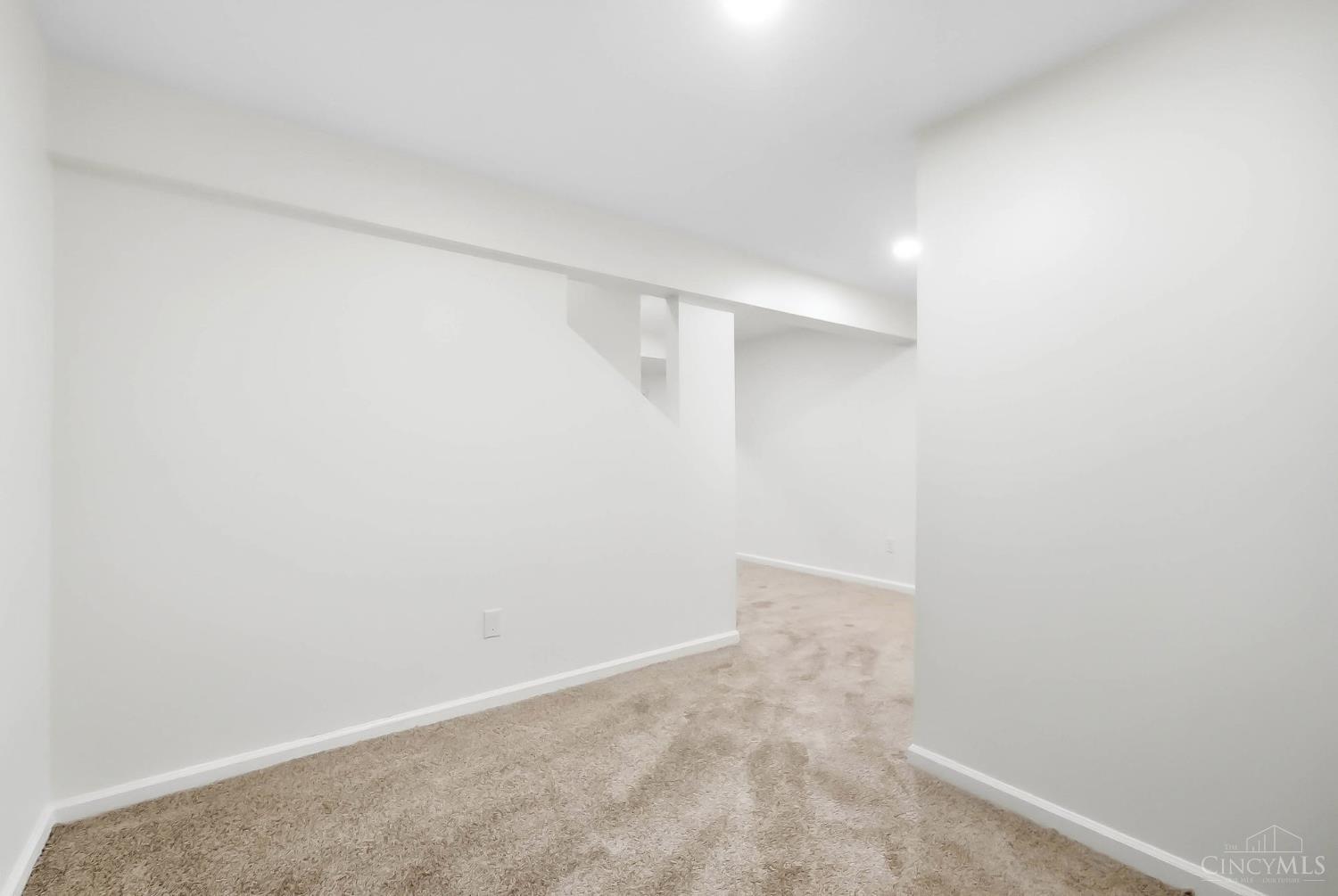 32 Waterford Boulevard Property Photo 45