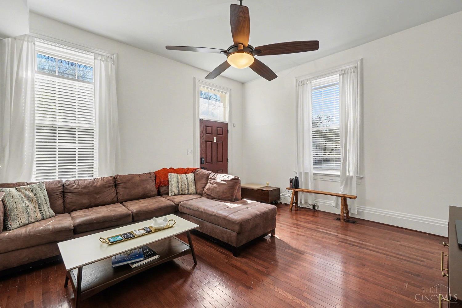 2279 Loth Street Property Photo 4