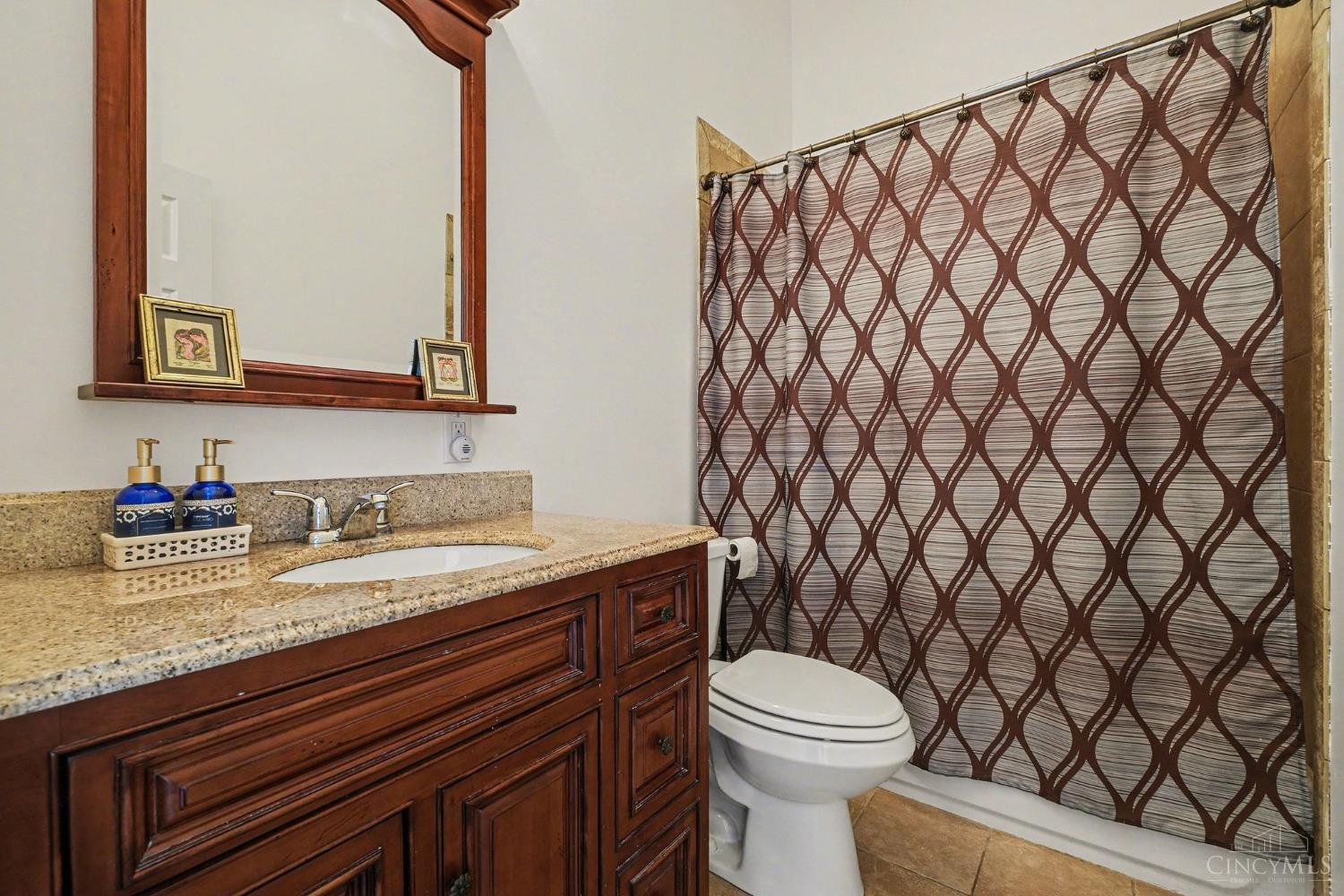 2279 Loth Street Property Photo 10