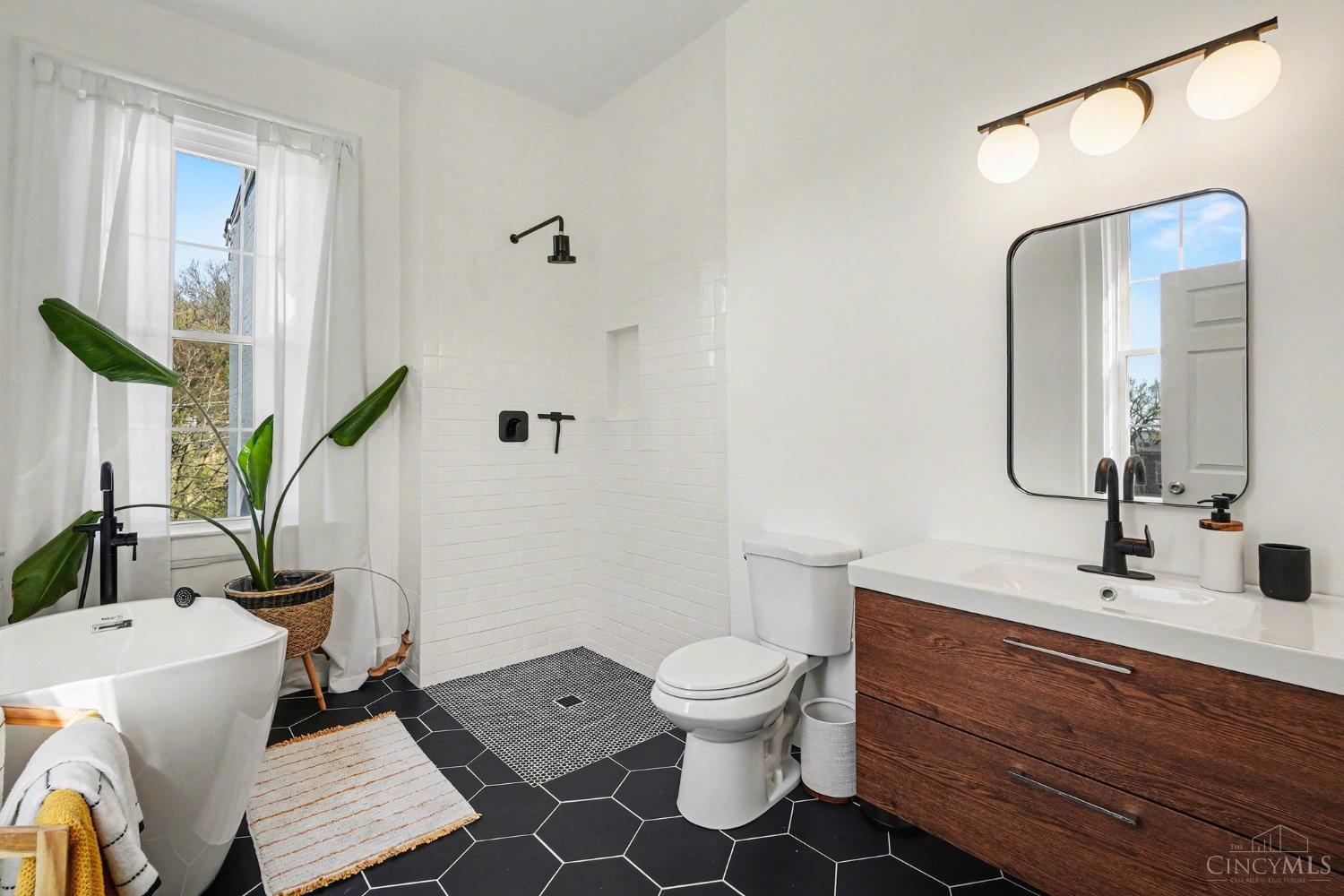 2279 Loth Street Property Photo 13