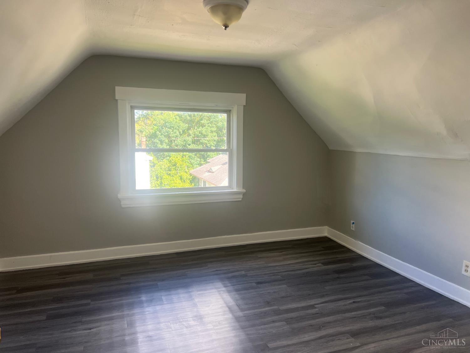 737 Wells Street Property Photo 10