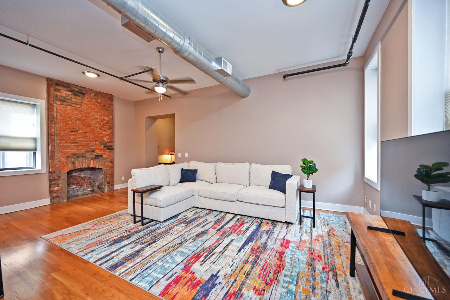 1432 Race Street Property Photo 3