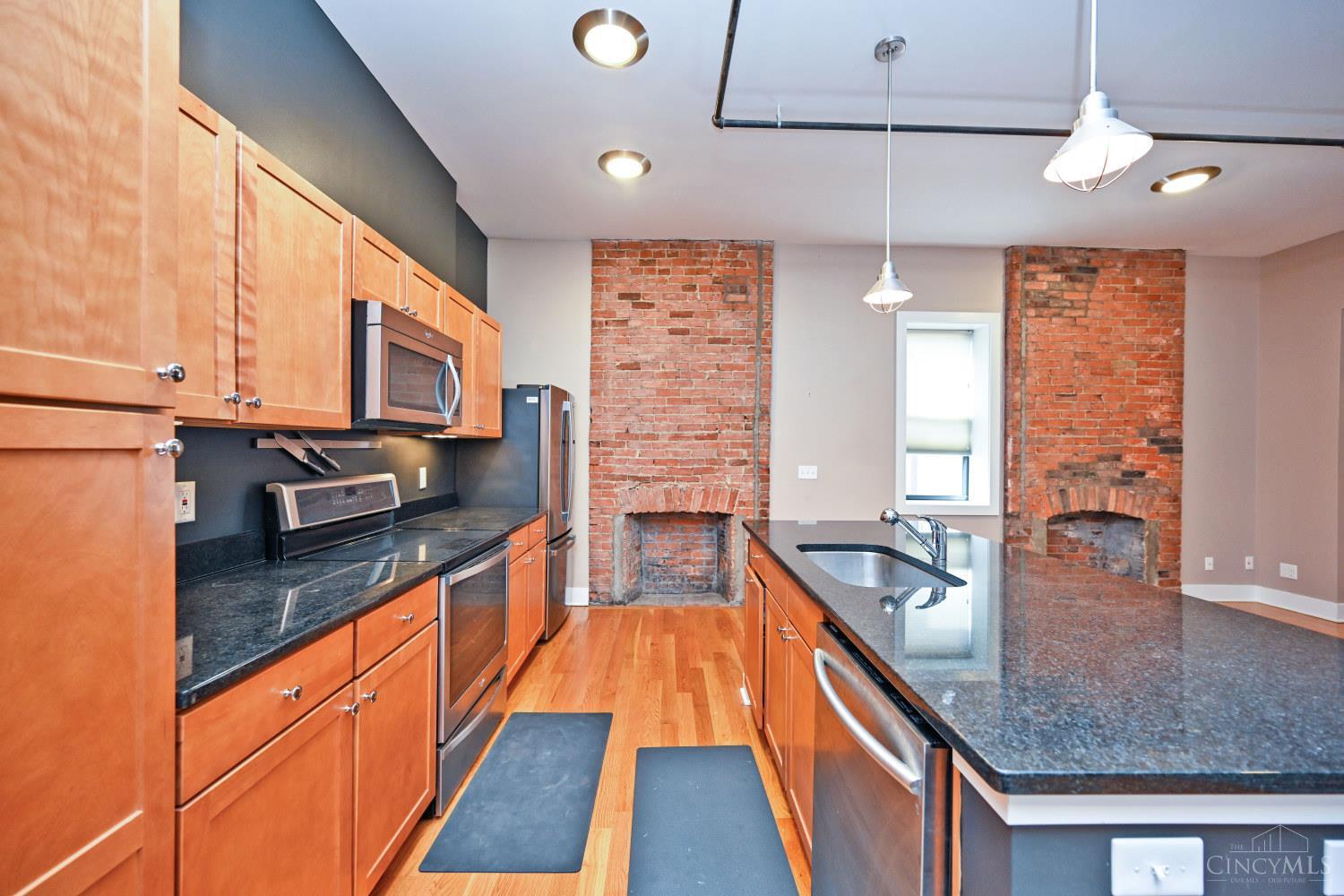 1432 Race Street Property Photo 7