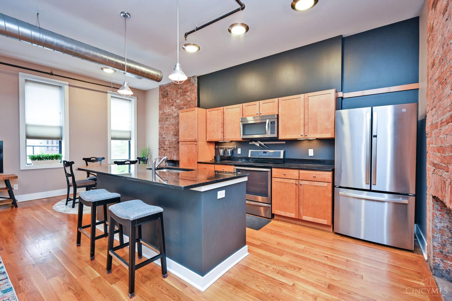 1432 Race Street Property Photo 10