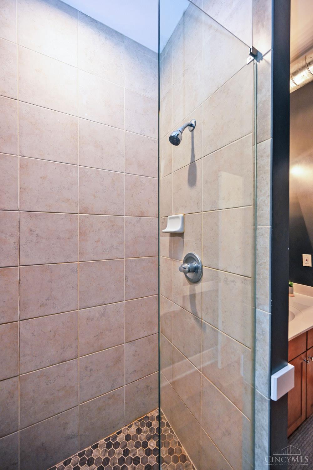 1432 Race Street Property Photo 15