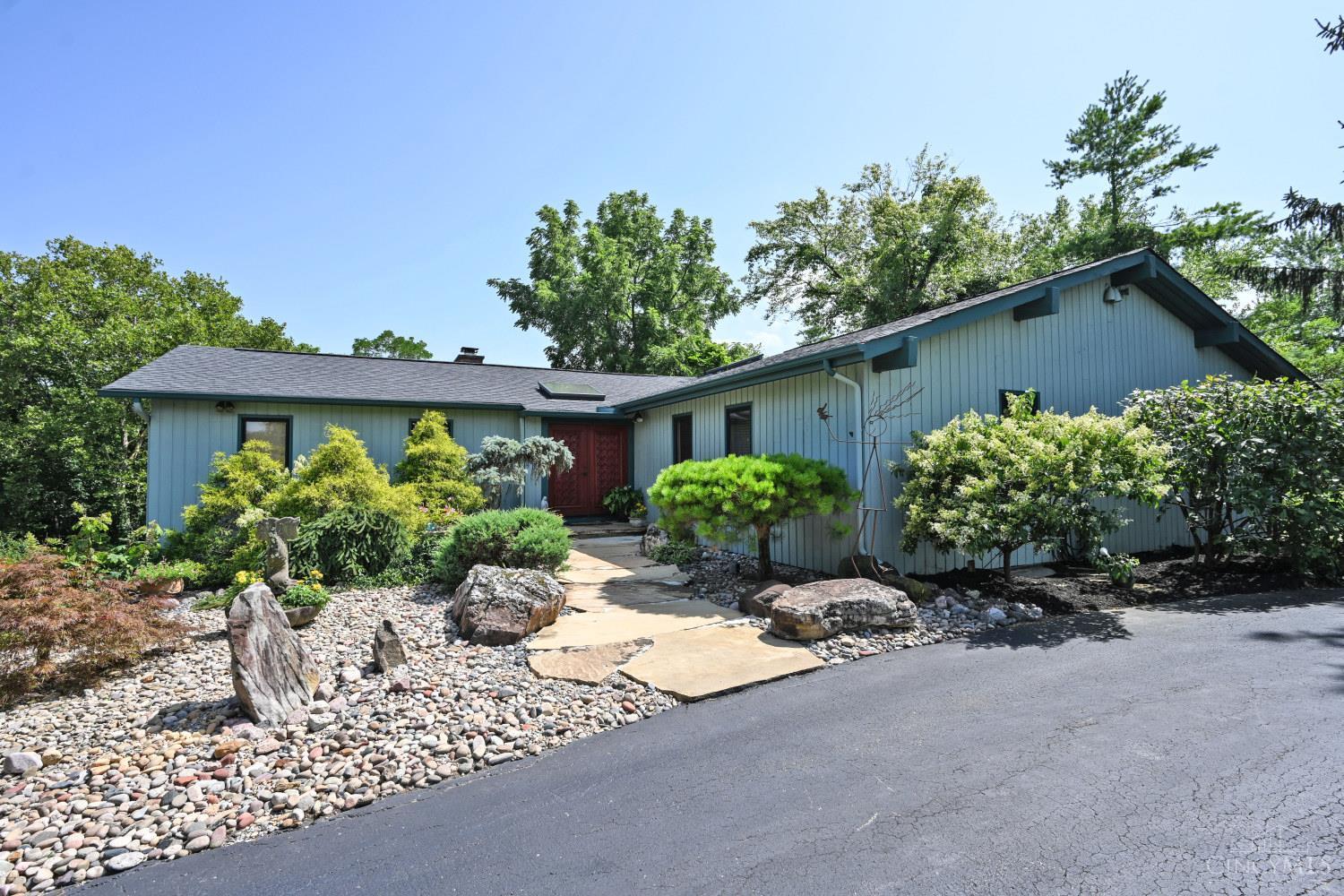 3057 Saddleback Drive Property Photo 3