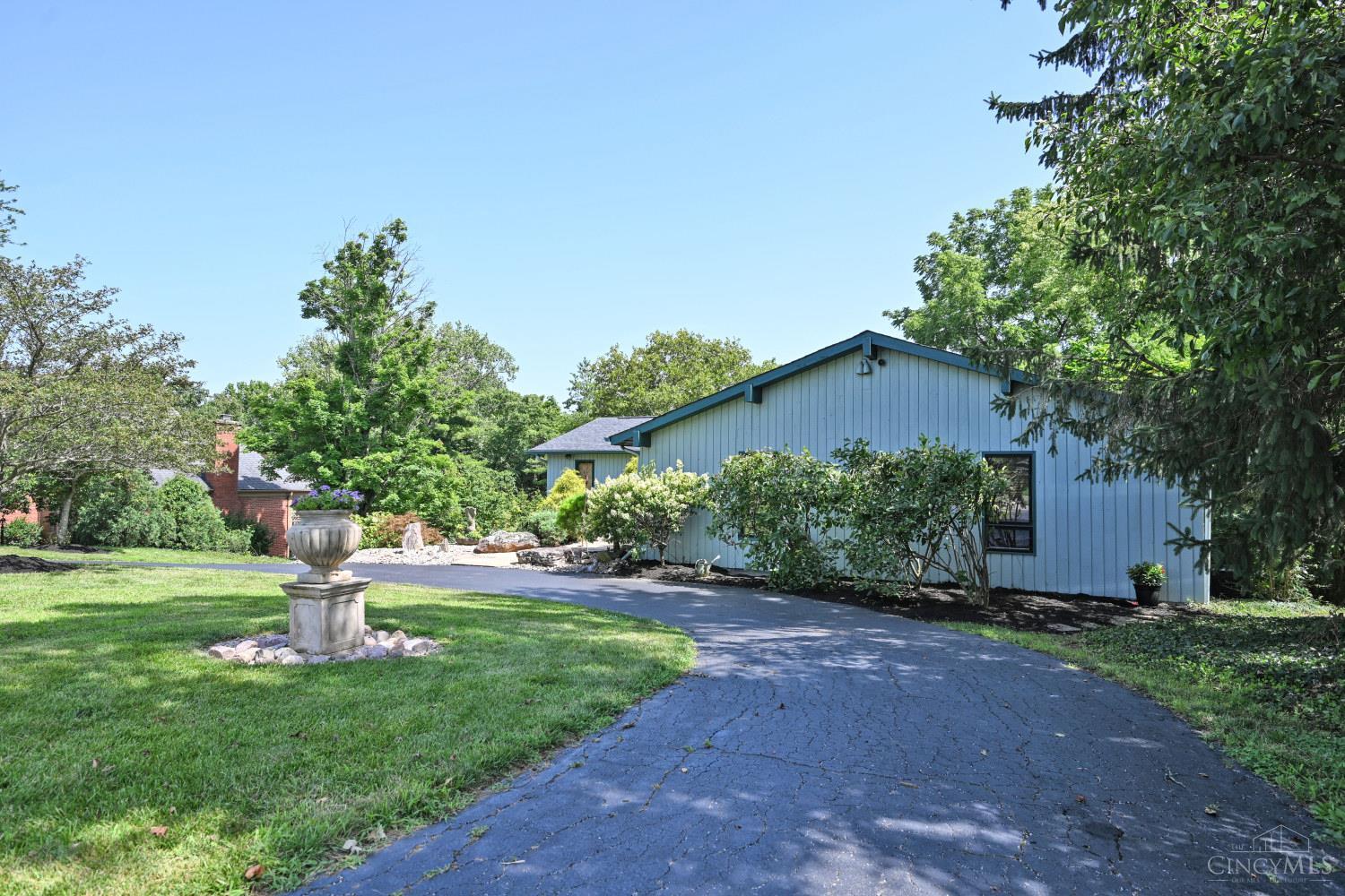 3057 Saddleback Drive Property Photo 8