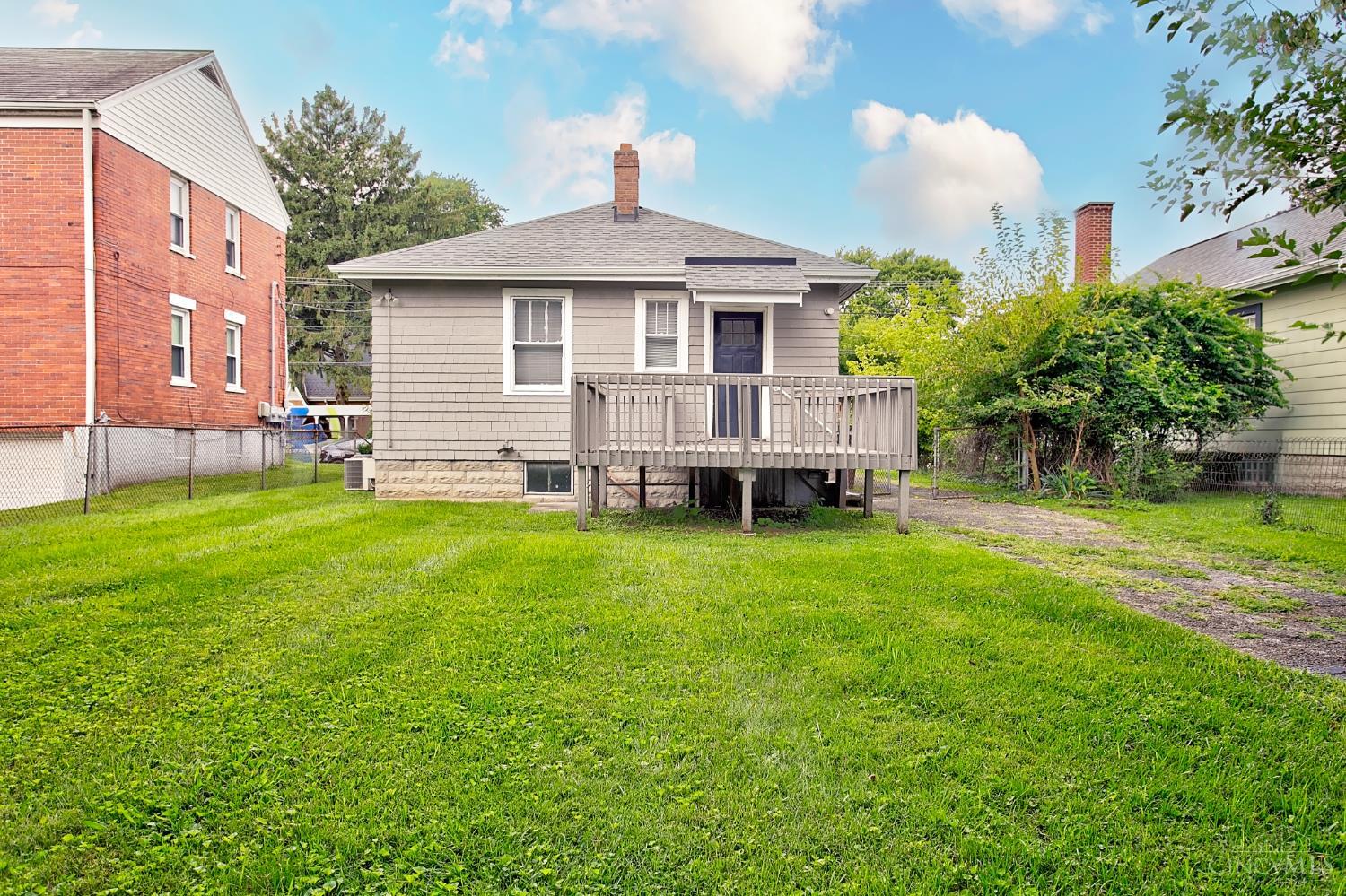 7228 Plainfield Road Property Photo 13