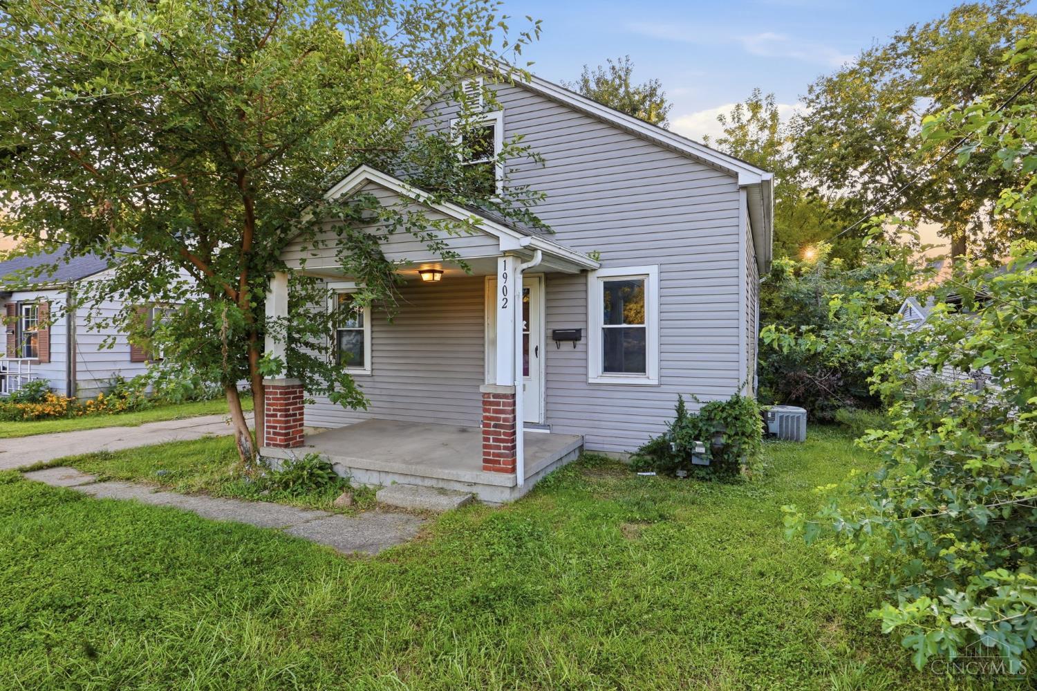 1902 Sheffield Street Property Photo 2