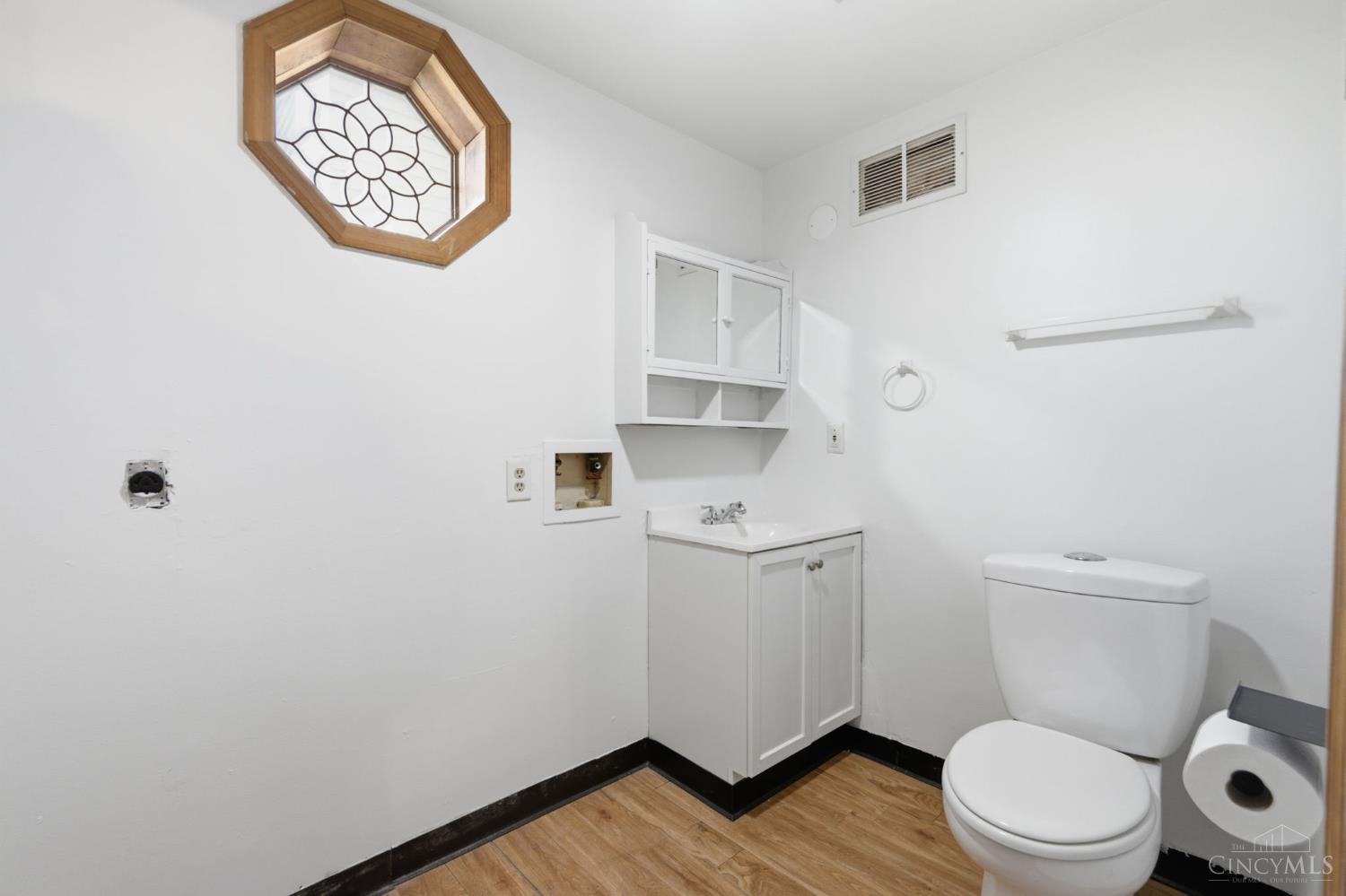 N 10 Cherry Street Property Photo 13