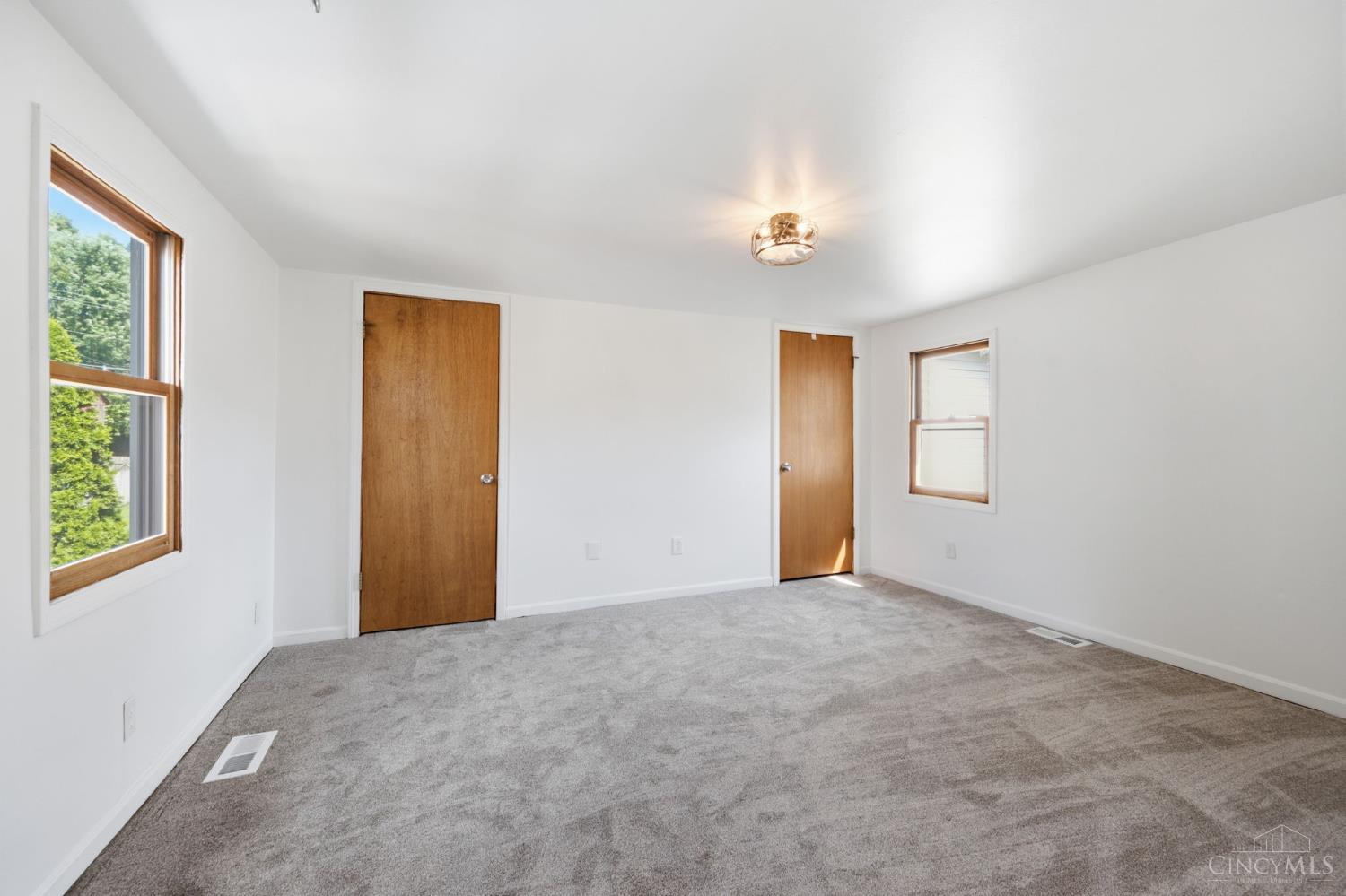 N 10 Cherry Street Property Photo 16