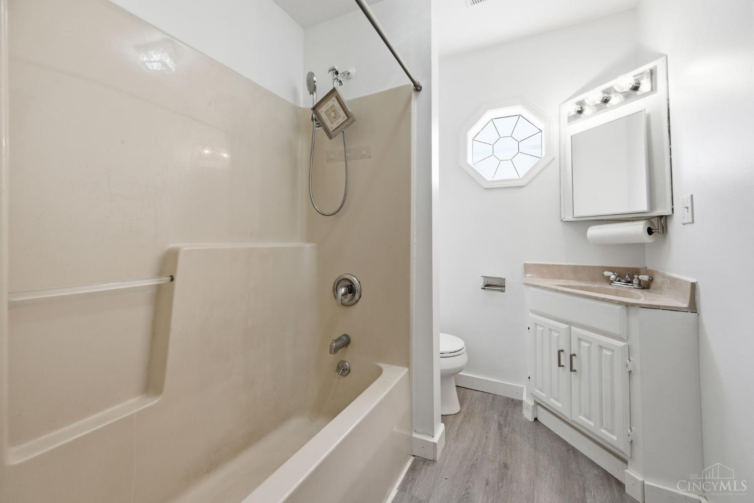 N 10 Cherry Street Property Photo 22