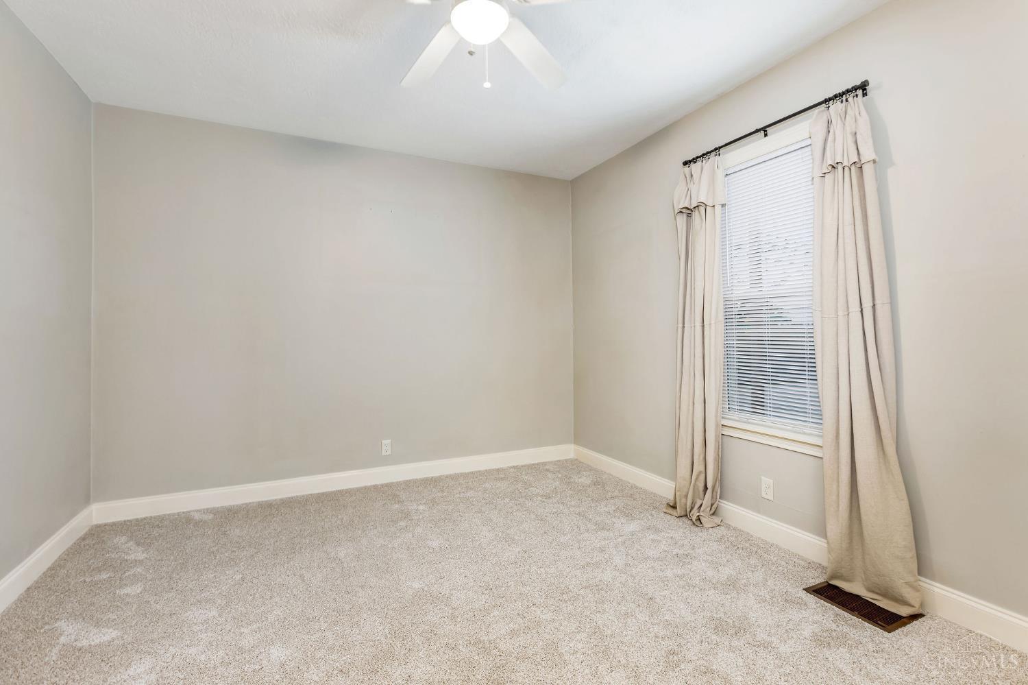 400 Three Rivers Parkway Property Photo 12