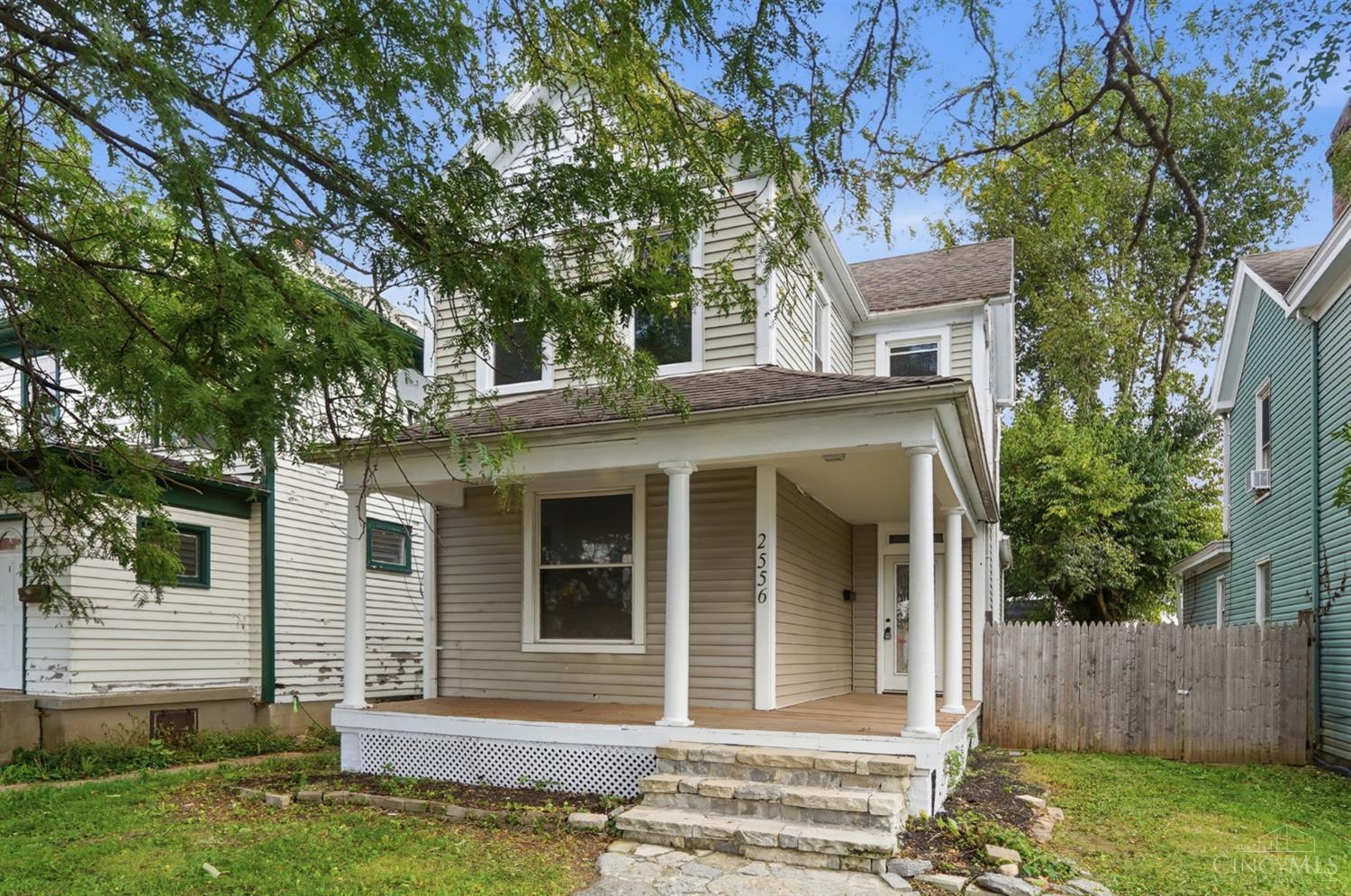 2556 Pleasant Avenue Property Photo 1