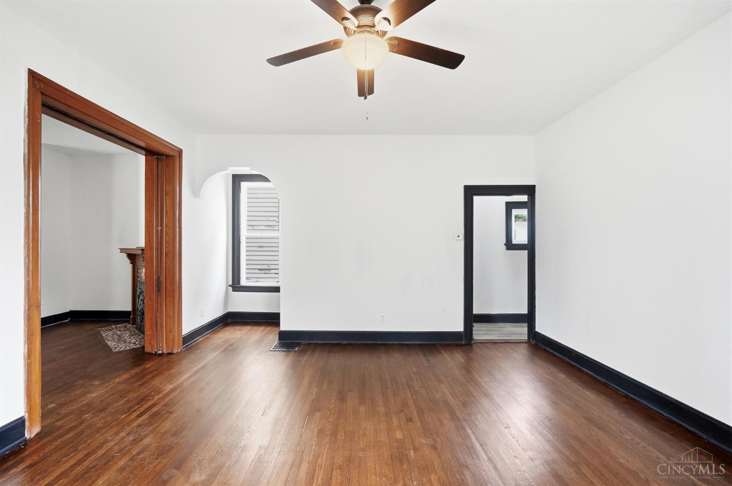 2556 Pleasant Avenue Property Photo 8