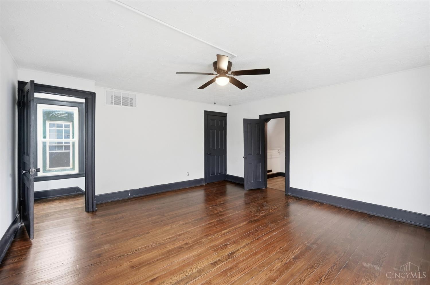 2556 Pleasant Avenue Property Photo 24