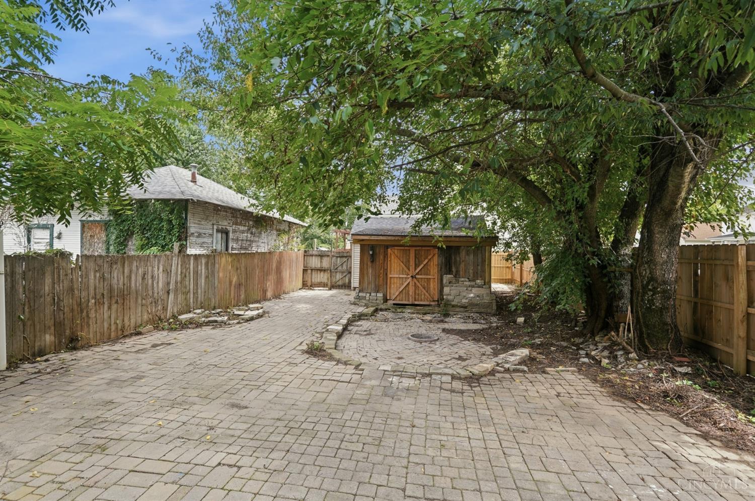 2556 Pleasant Avenue Property Photo 30