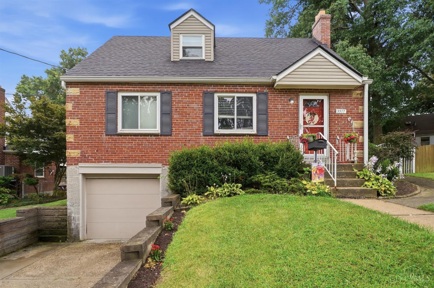 5577 Raceview Avenue Property Photo 1