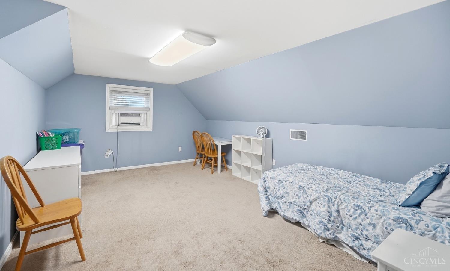 5577 Raceview Avenue Property Photo 23