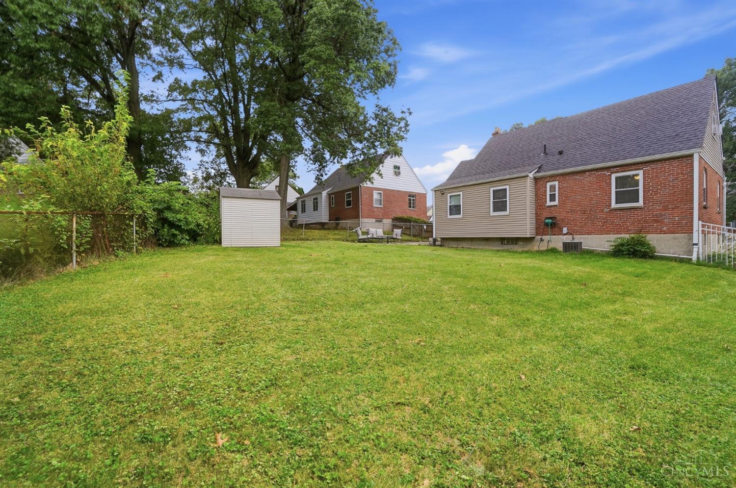 5577 Raceview Avenue Property Photo 33