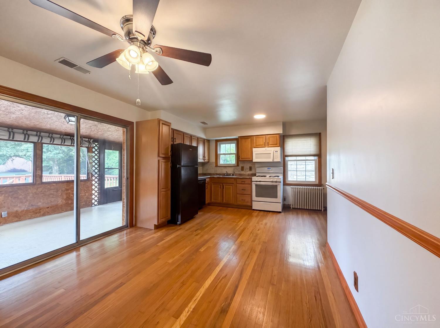 6971 Warder Drive Property Photo 4