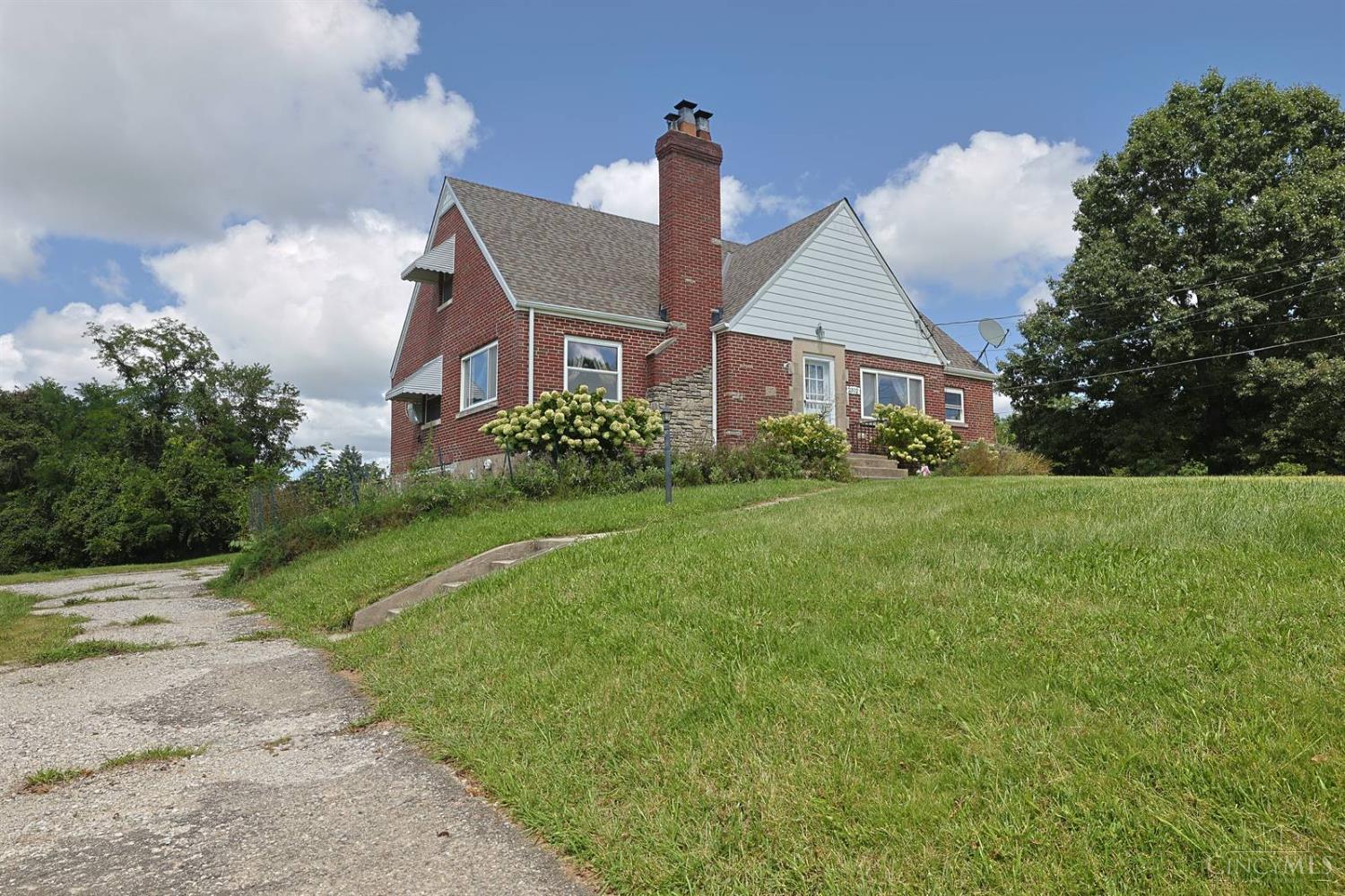 2312 Compton Road Property Photo 2